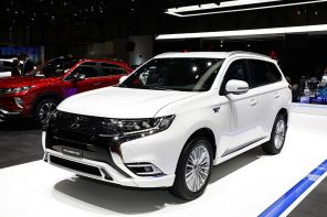 Mitsubishi Outlander PHEV (2018)