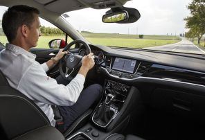 a bord de l'opel astra 2015