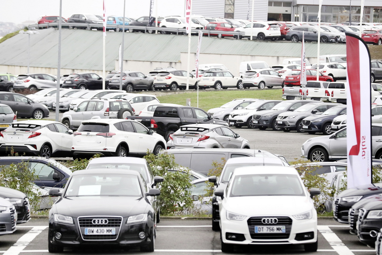 Photo 1 parc automobile occasion Vente de fonds de commerce auto. Un prix moyen en forte
