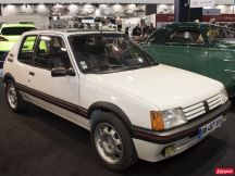 Rétromobile 2013 : la Peugeot 205 fête ses 30 ans