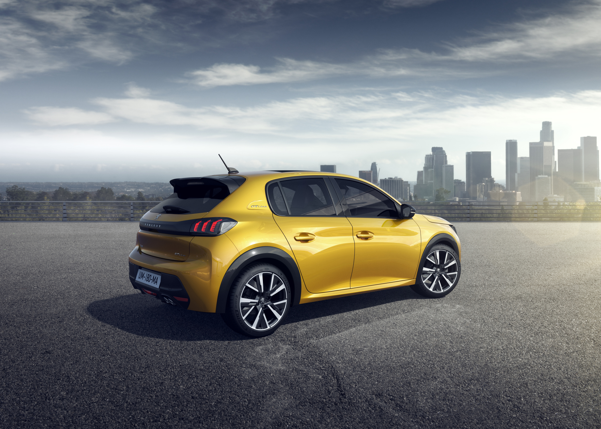 [Image: peugeot-208-1902styp104.jpg]