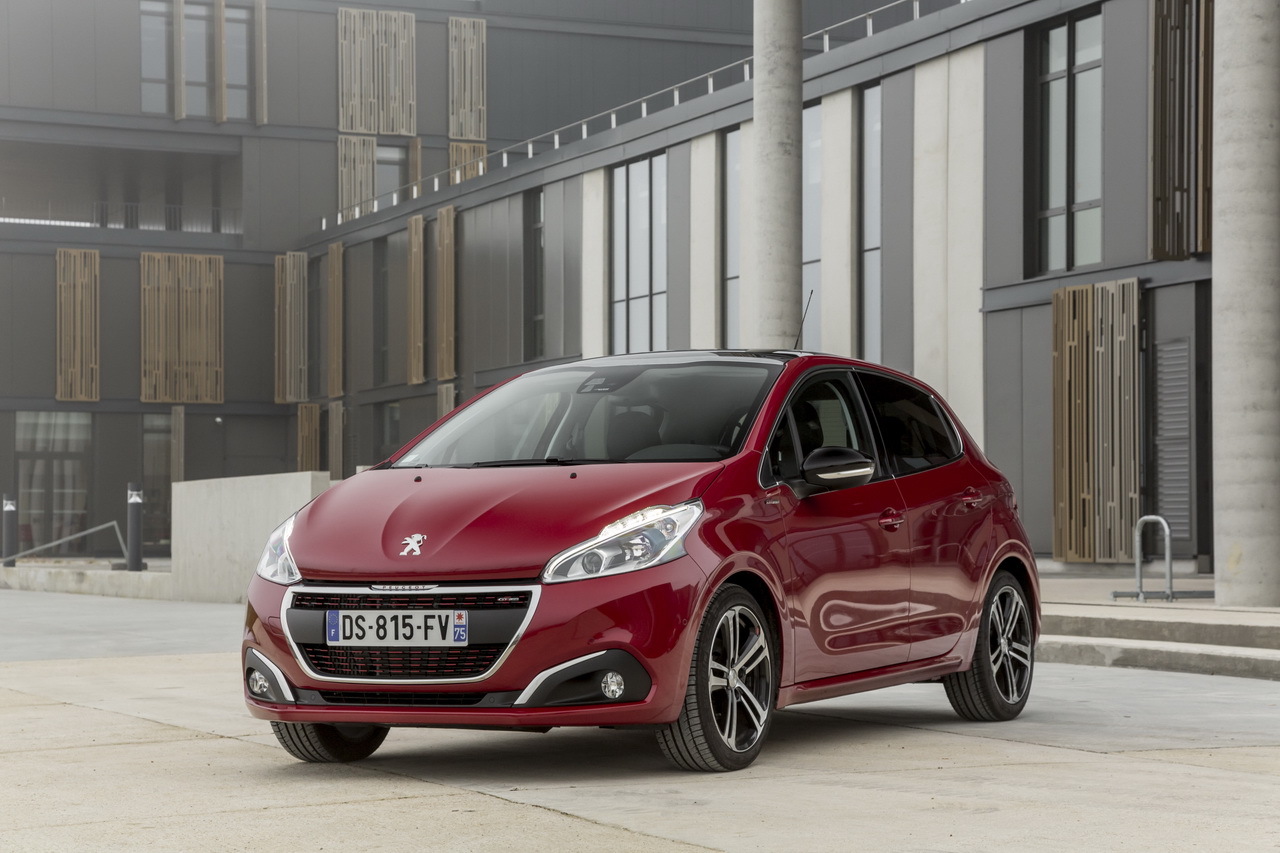 Photo 2 peugeot 208 gt line rouge Peugeot 208 (2016) le 1.6 THP 165 arrive, le 1.0