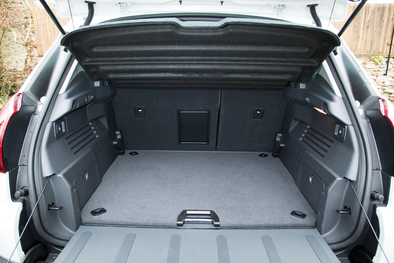 Photo 25 volume coffre peugeot 3008 Essai Peugeot 3008 estil encore dans le coup Photo 25 volume coffre peugeot 3008 Essai Peugeot 3008 estil encore dans le coup