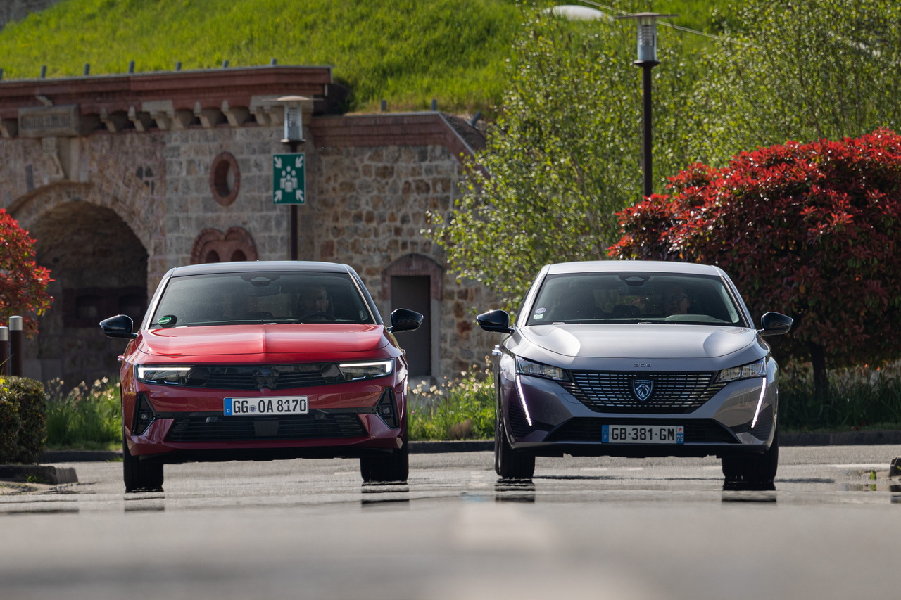 opel astra 2022 vs peugeot 308