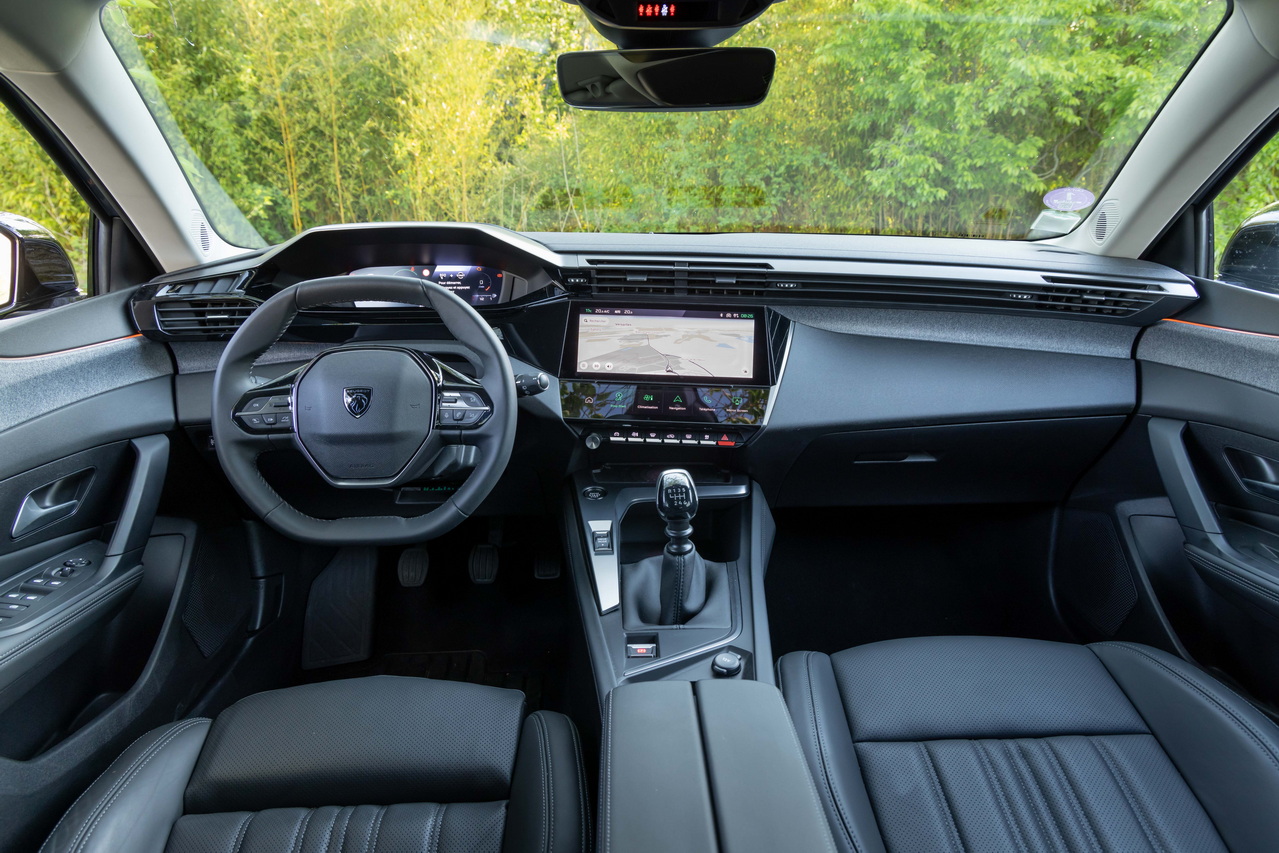 peugeot 308 interior