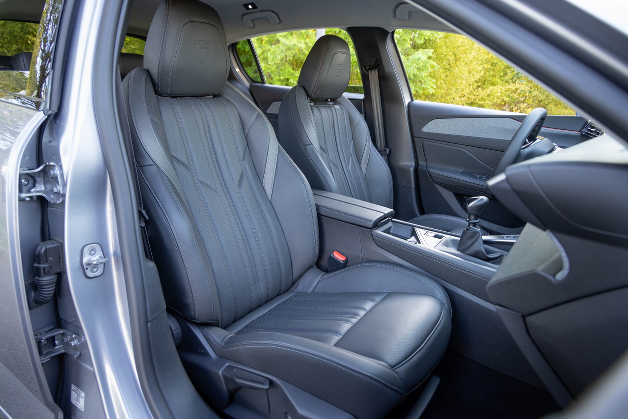 peugeot 308 front seats