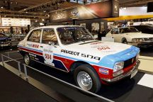 Peugeot 504 berline Tour Auto avant droit