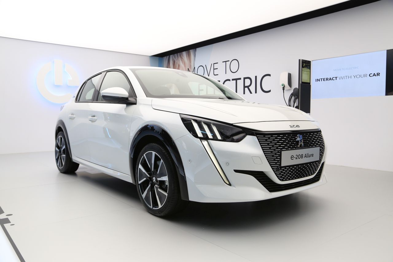 Peugeot e208 découvrez la gamme et les prix de la 208 électrique L