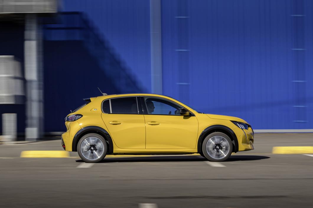 peugeot 208 world sales 2021