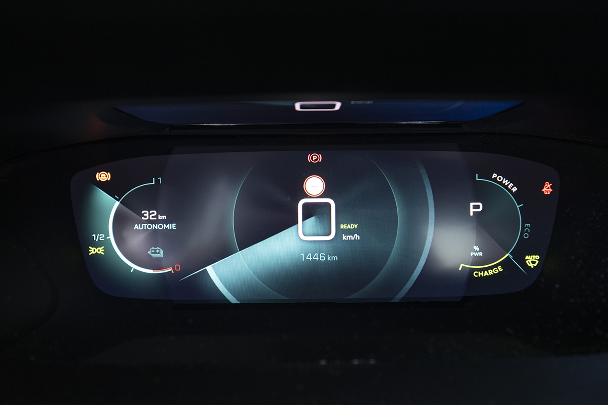 peugeot-e208-gt-2019-10.jpg