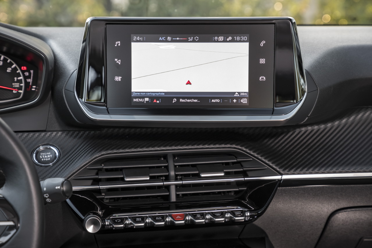 Photo 51 Ecran tactile 7 pouces Peugeot 208 Puretech 75 Active Essai Peugeot 208 1.2