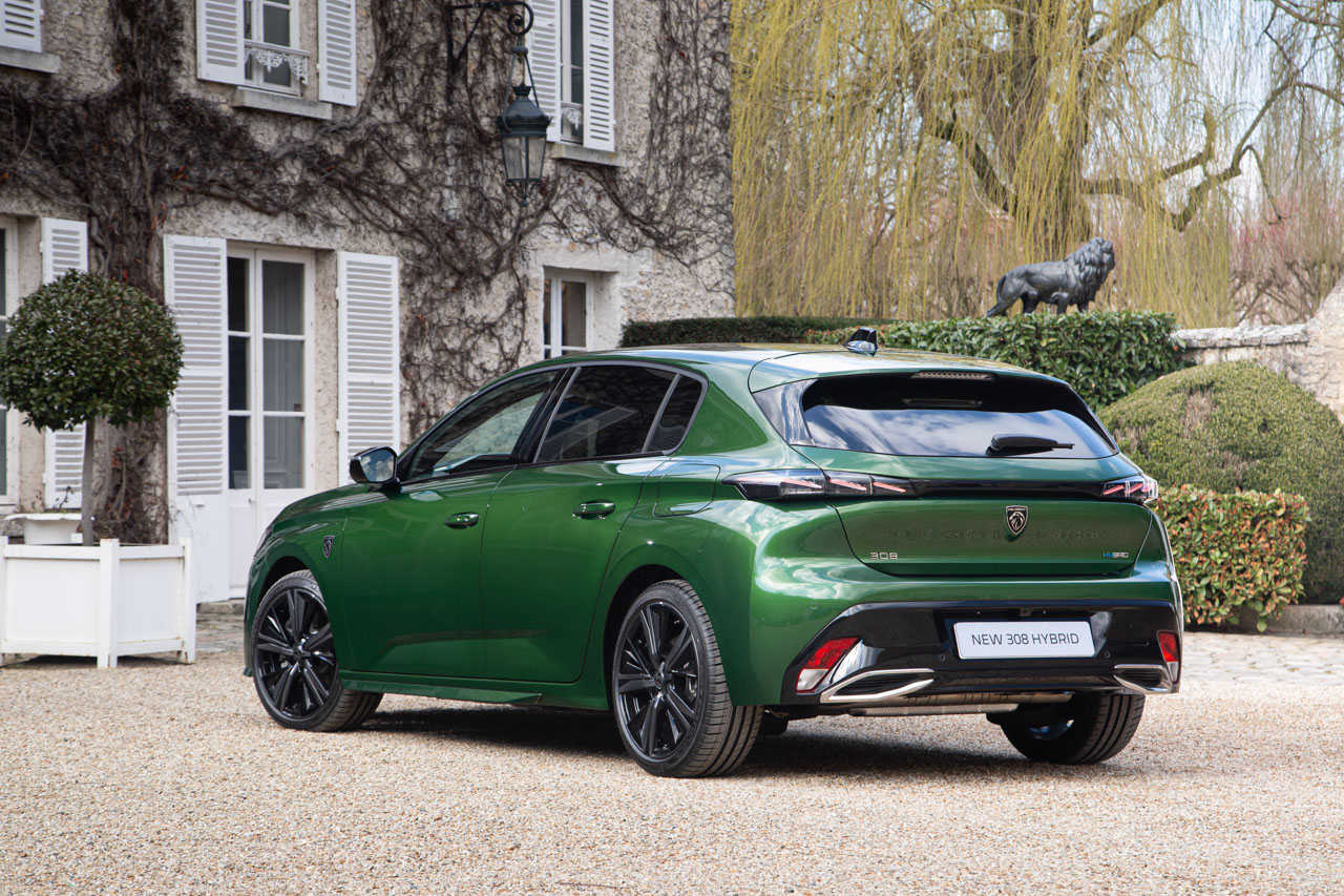 Photo 5 Peugeot 308 GT Vert Olivine Peugeot 308 (2021) vs Volkswagen Golf 8. Premier duel