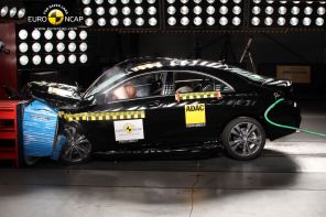 La Mercedes CLA a subi avec succès les crash-tests d'EuroNCAP. La berline allemande a obtenu sans problème ses 5 étoiles...