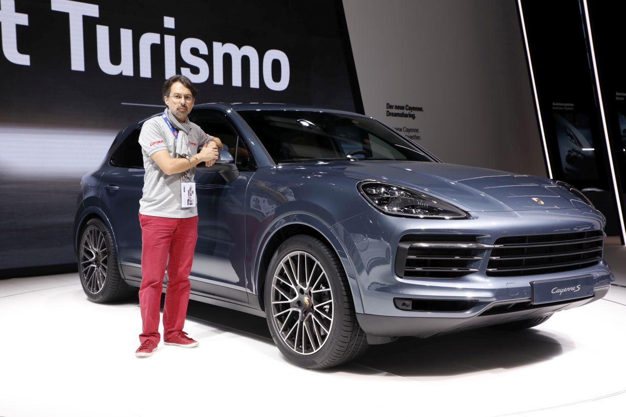 Porsche Cayenne vs Range Rover Velar premier duel des SUV sportifs