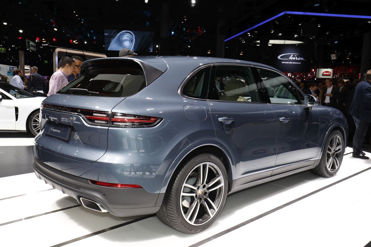 Porsche Cayenne vs Range Rover Velar premier duel des SUV sportifs