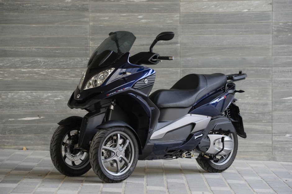 Essai Du Scooter A Trois Roues Quadro 3d 350s Photo 11 L Argus