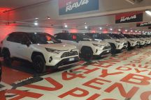 Toyota RAV4 hybride blanc