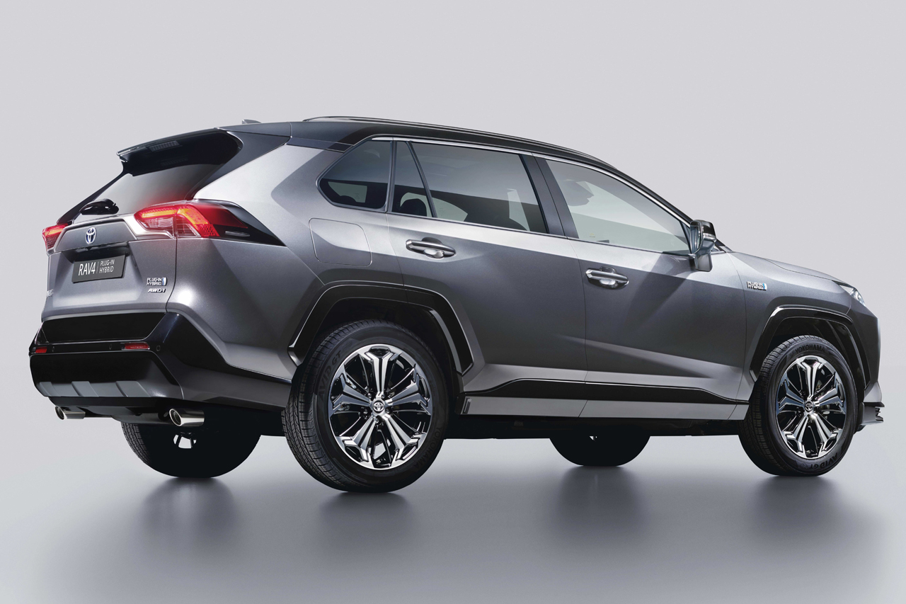 Toyota RAV4 (2020) : une version hybride rechargeable de ...