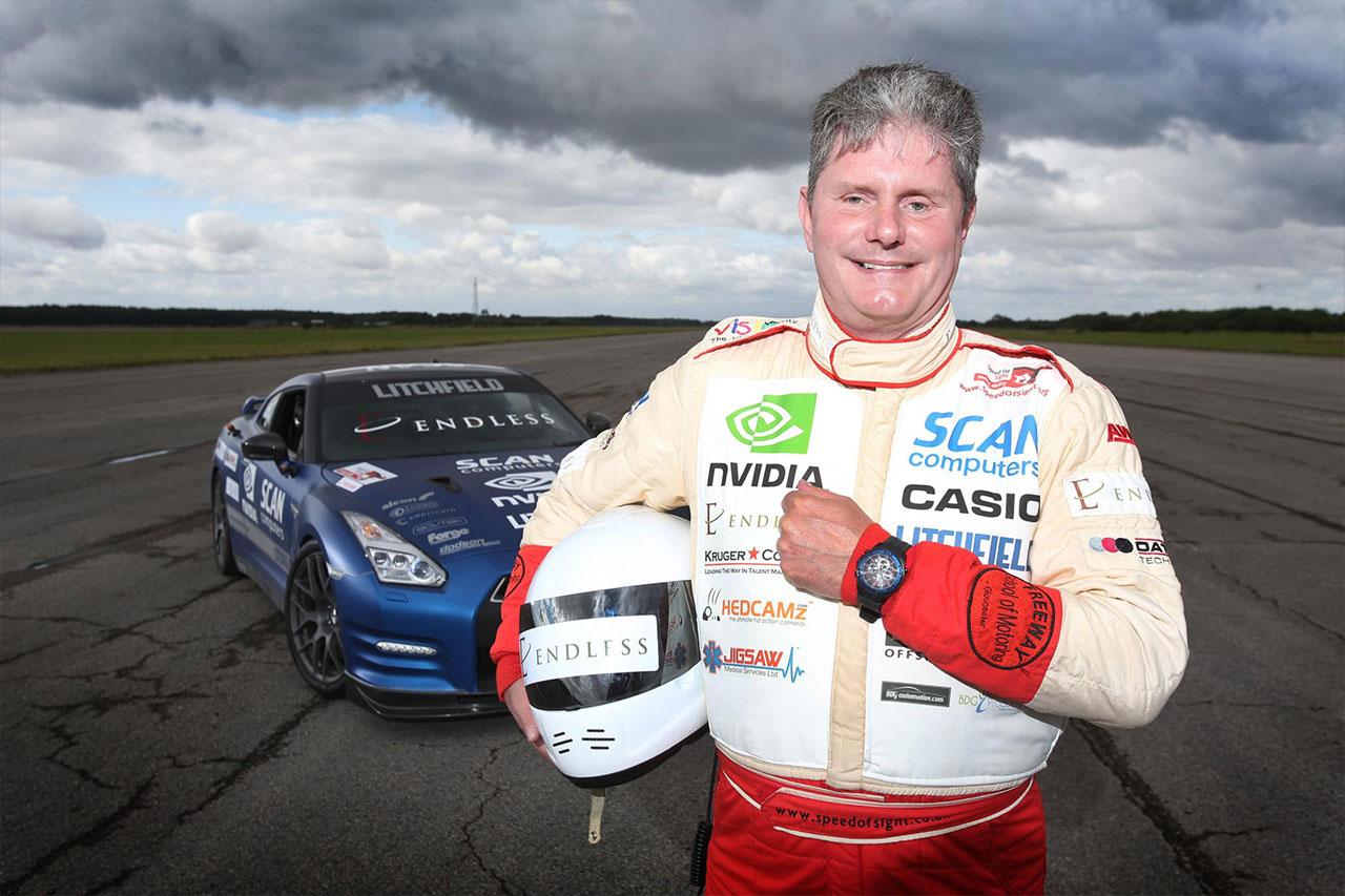 Mike skinner (racing driver). Mike is driver. Топ гир гонщик в шлеме. David pearson nascar. Стиг топ гир.