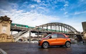 La nouvelle Renault Twingo GT EDC est commercialisée au prix unique de 18 400 € depuis juin 2017.
