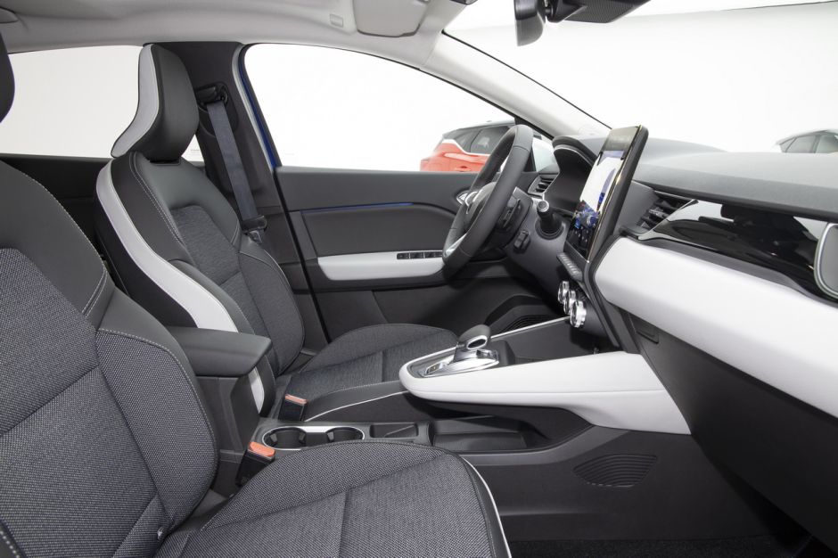 renault-captur-2-2019-30.jpg?width=940&q