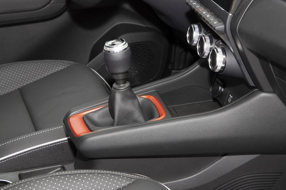 renault-captur-2-2019-32.jpg?width=940&q