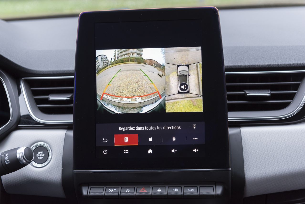 Photo 5 renault captur option camera de recul Renault Captur. Les versions préférées des