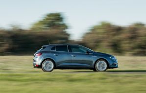 Renault Mégane Intens grise profil droit