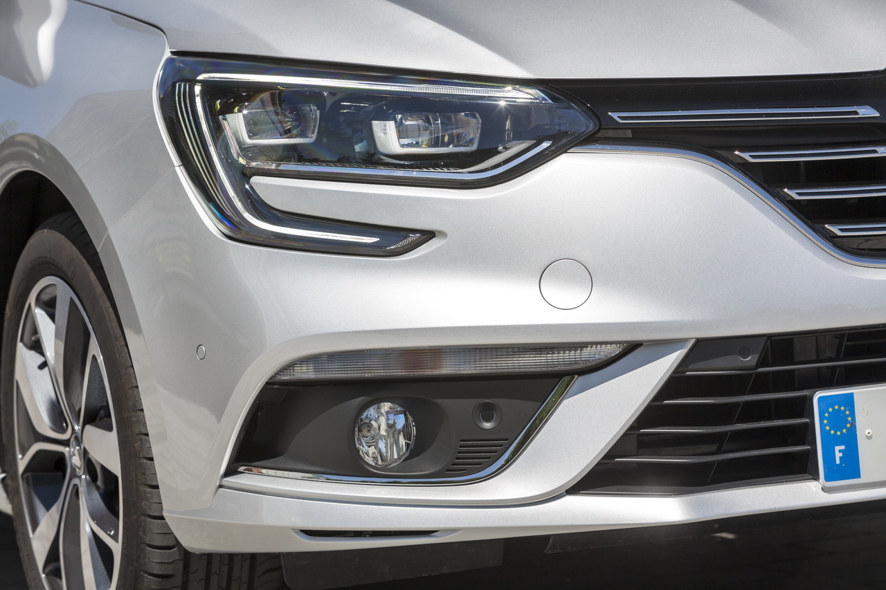 Peugeot 308 Vs Renault Megane 2018