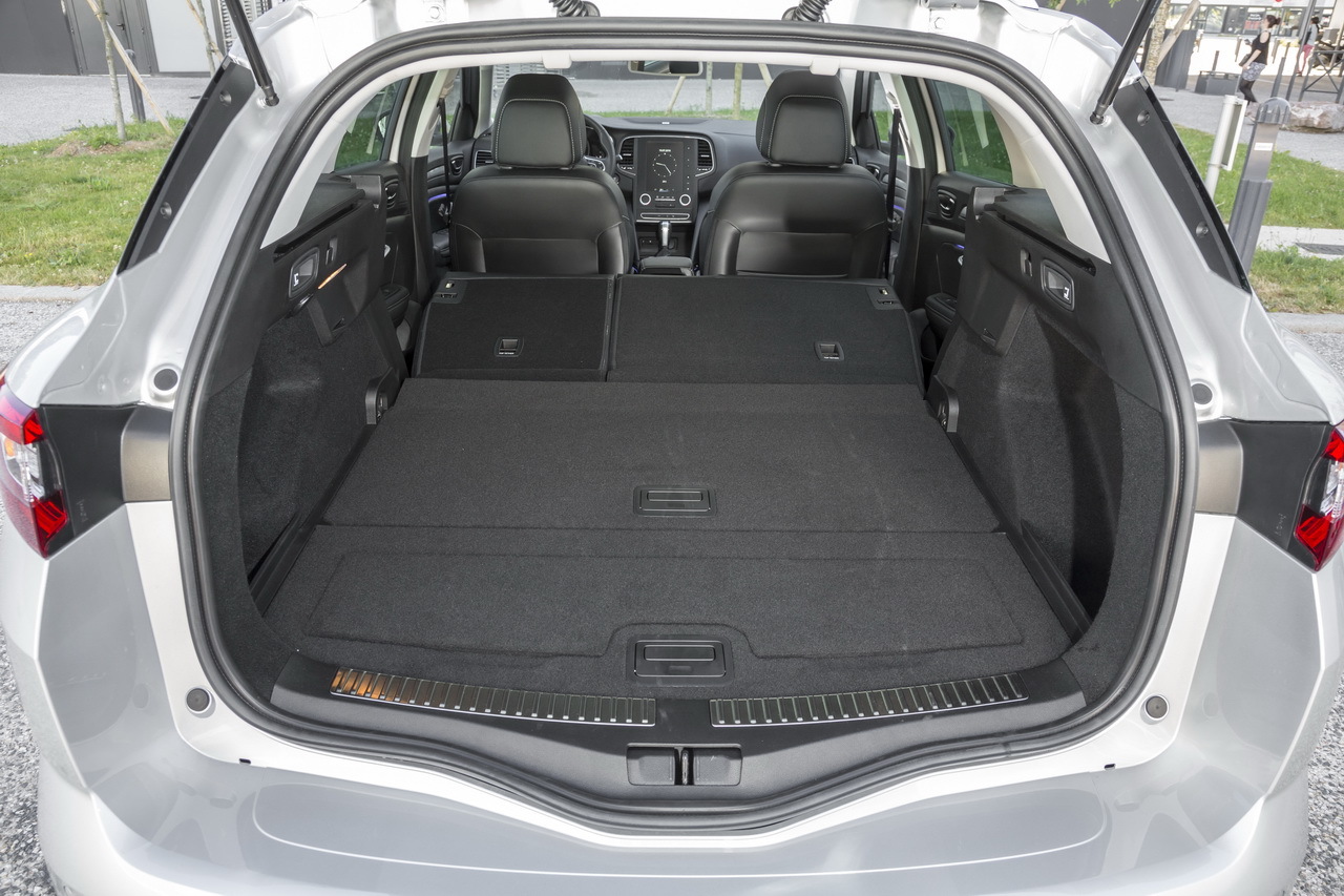 Essai Comparatif Renault M 233 Gane Estate 2016 Vs Peugeot