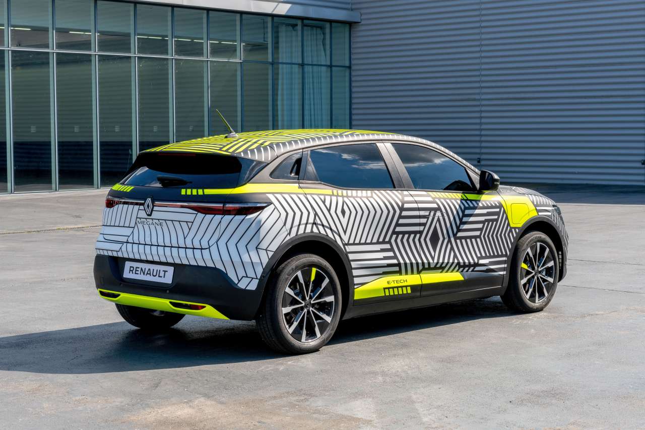 https://www.largus.fr/images/images/renault-megane-evision-preprod-2021-7.jpg