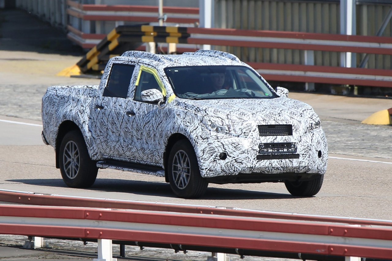 Mercedes X-Class (2017) : spyshots du futur pick-up Mercedes