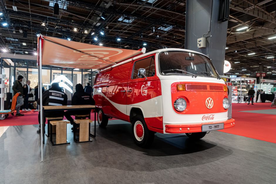 Stand Volkswagen : le Combi à l'honneur à Rétromobile 2020 ...