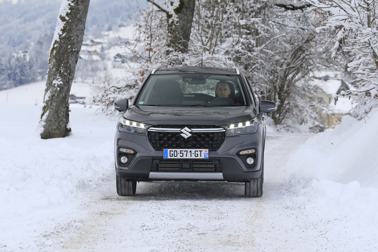 suzuki s cross 2022