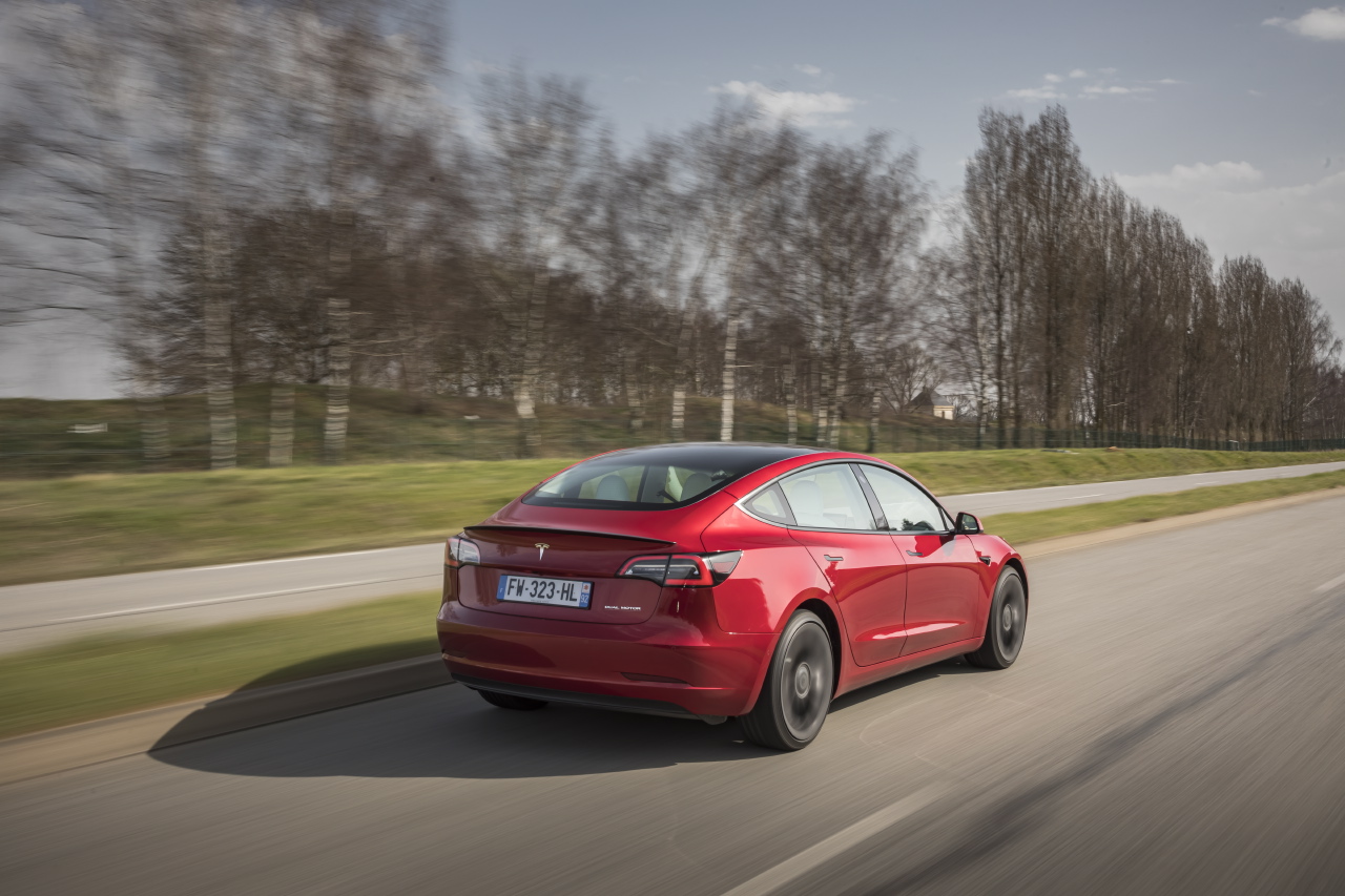 Photo 31 prix batterie tesla model 3 Voitures électriques. Quel est le prix de leur batterie Photo 31 prix batterie tesla model 3 Voitures électriques. Quel est le prix de leur batterie