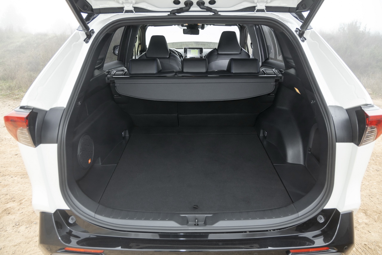 Photo 53 Toyota RAV4 Hybride 2019 coffre Essai Toyota RAV4 Hybride notre avis sur le