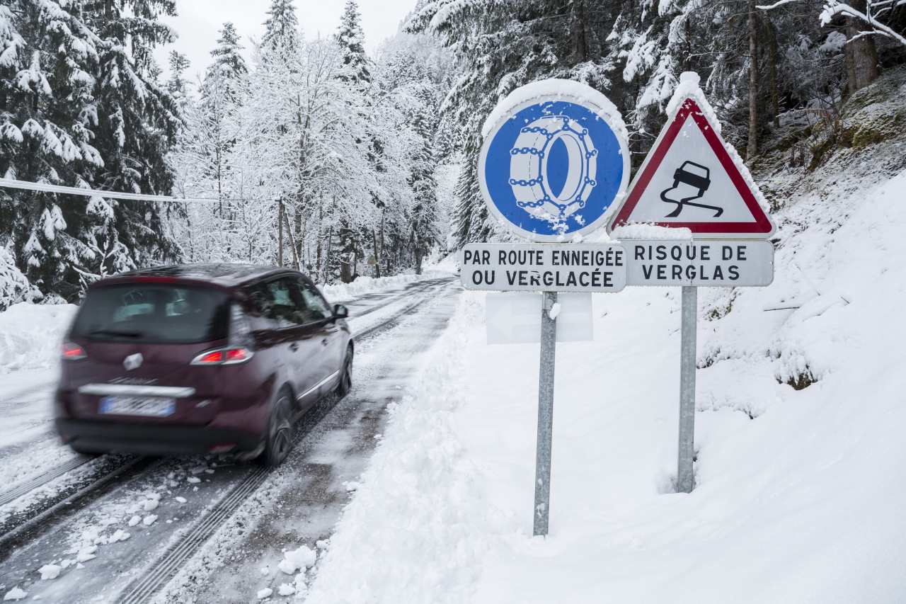 En hiver et en montagne, sans équipement adéquat, certaines portions de route sont totalement interdites.
