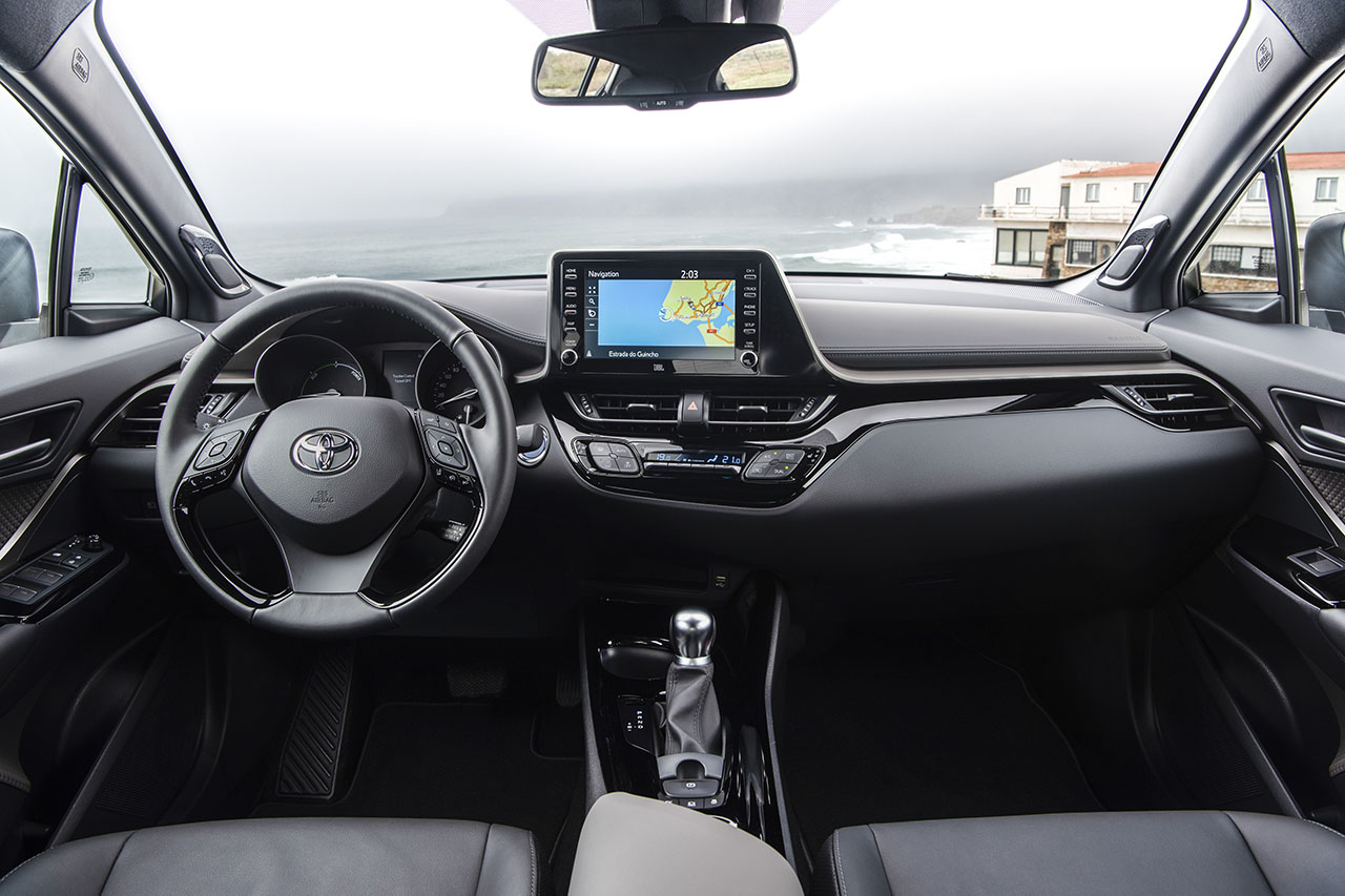 toyota c-hr interior