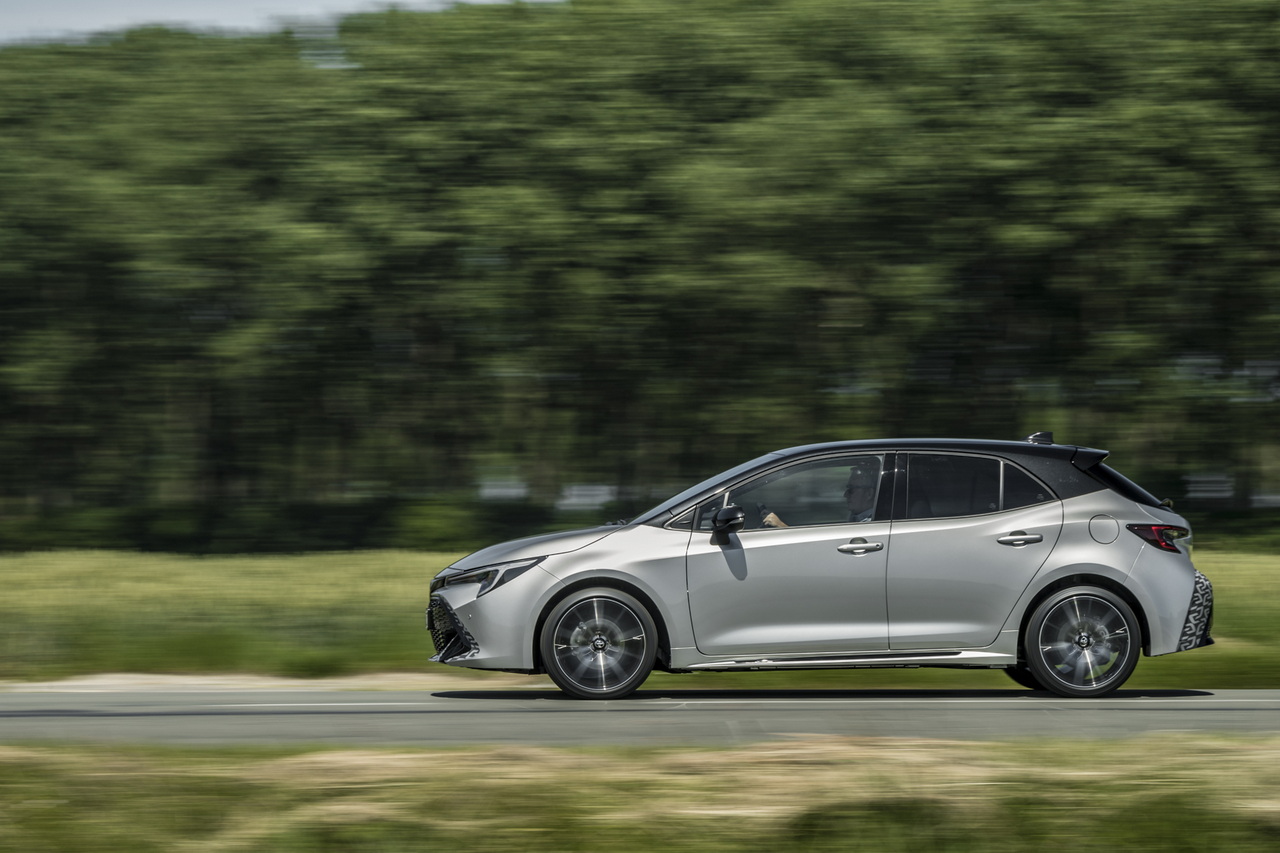 toyota corolla hybrid