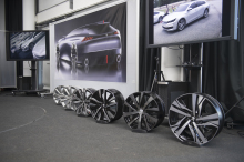 Sketchs design, maquettes pleines et jantes, bienvenue dans l'atelier des stylistes Peugeot.