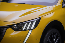 Peugeot 208 (2019) vue du feu full LED
