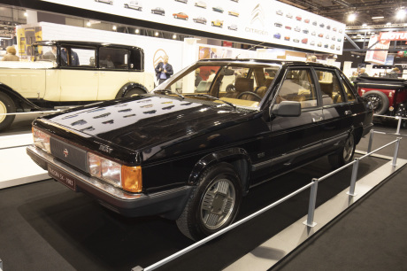 Talbot Tagora SX noire vue avant R̮̩̉̉tromobile 2019
