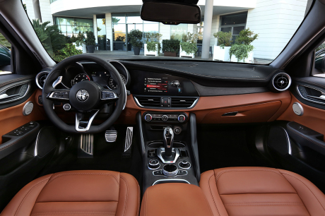 alfa romeo giulia intérieur