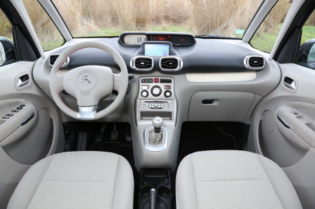 intérieur citroen c3 picasso 2015