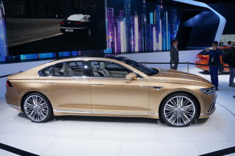 Le Coupé GTE préfigure la future limousine hybride rechargeable Vokkswagen dédiée à la Chine.