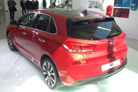nouvelle hyundai i30 rouge 2016 arrière