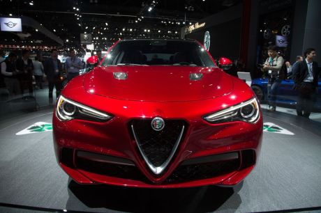 face avant alfa romeo stelvio 2017