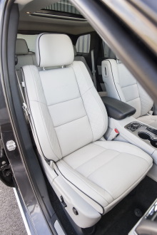 Siège en cuir du Jeep Grand Cherokee Summit Signature