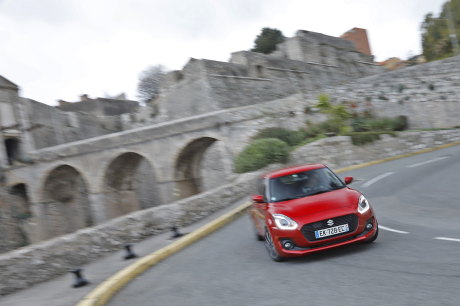 Suzuki Swift 2017 action avant