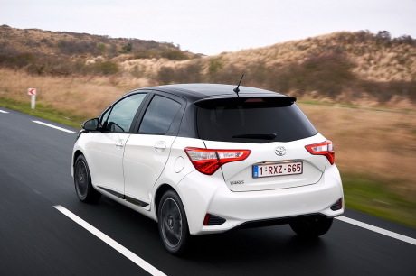 toyota yaris 2017 blanche vue arrière